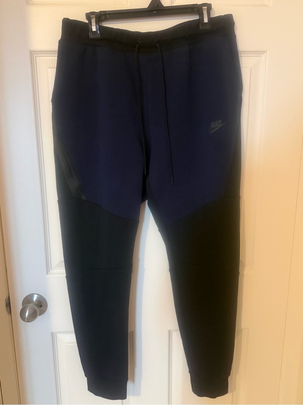 Men’s Nike Tech Fleece joggers in Obsidian Blue and Black